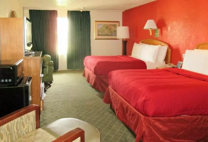 酒店 Rodeway Inn & Suites