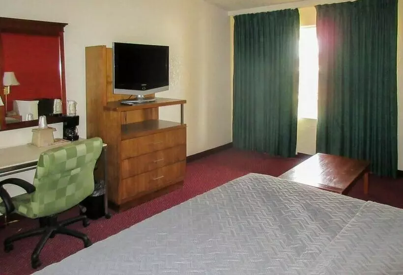 酒店 Rodeway Inn & Suites