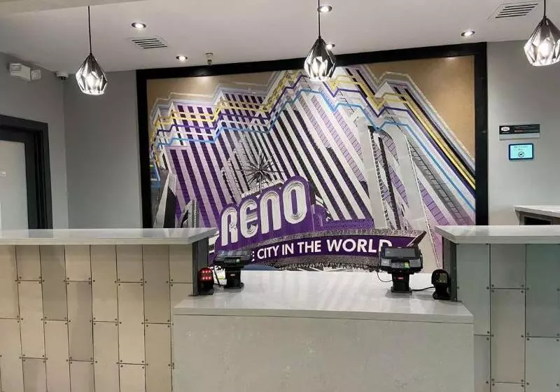 Szálloda Super 8 By Wyndham Meadow Wood Courtyard