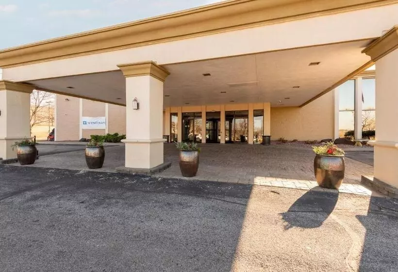 Wyndham Omaha Hotel   West Dodge