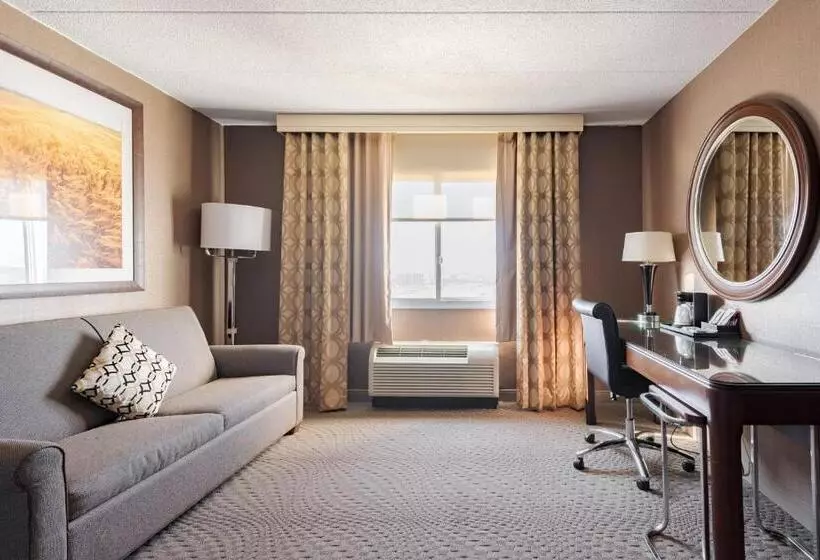 Wyndham Omaha Hotel   West Dodge