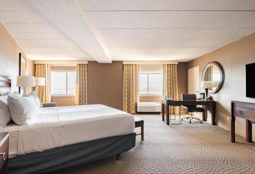 Wyndham Omaha Hotel West Dodge