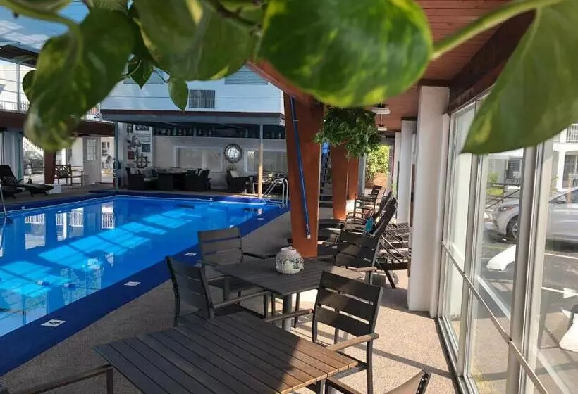 汽车旅馆  Hyannis Inn