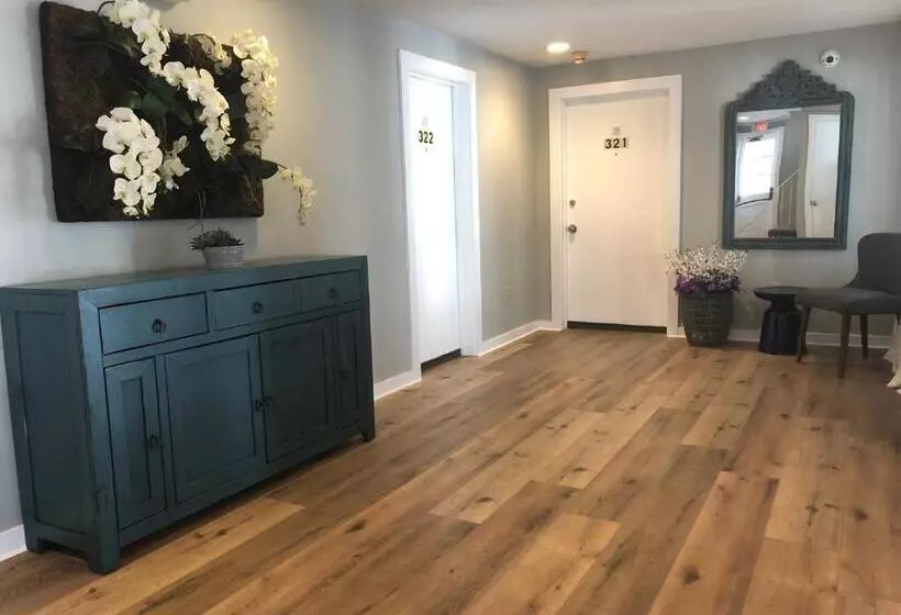 汽车旅馆  Hyannis Inn