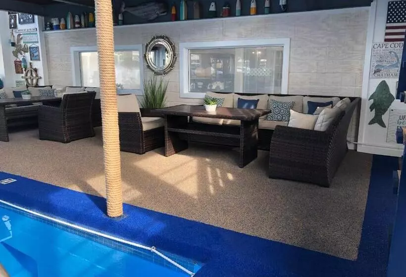 汽车旅馆  Hyannis Inn