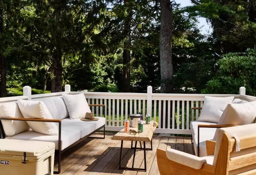 Отель Awol Kennebunkport