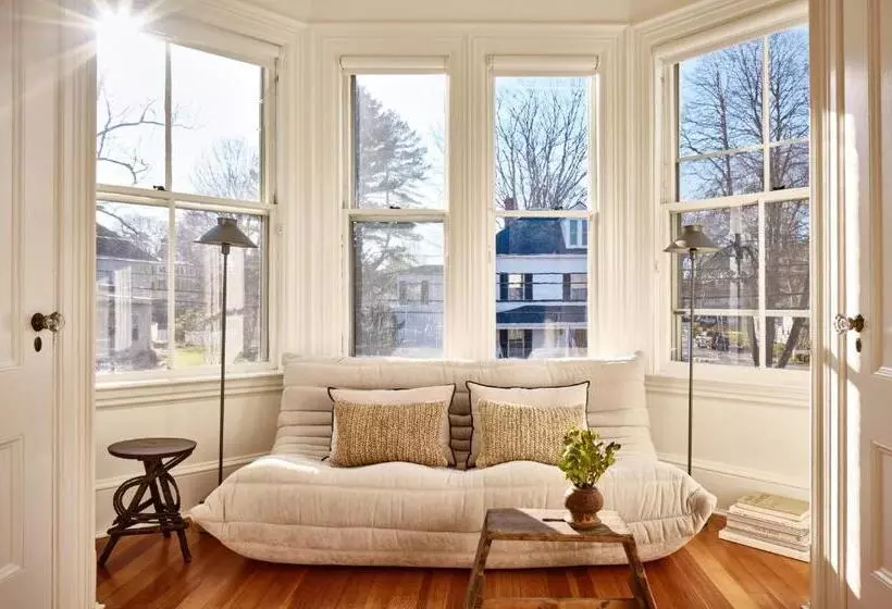 Отель Awol Kennebunkport