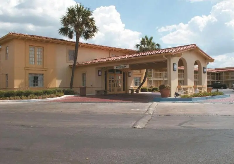 ホテル Baymont By Wyndham San Antonio South Park