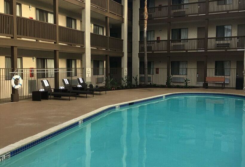 هتل Best Western Carlsbad By The Sea