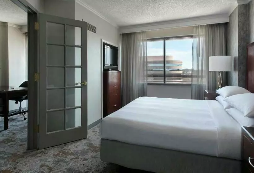 فندق Embassy Suites By Hilton Bethesda Washington Dc