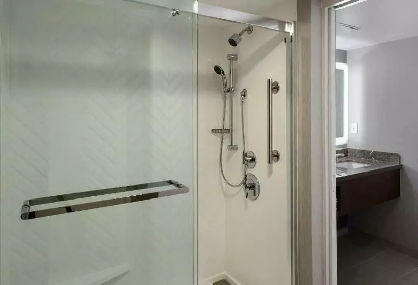 فندق Embassy Suites By Hilton Bethesda Washington Dc