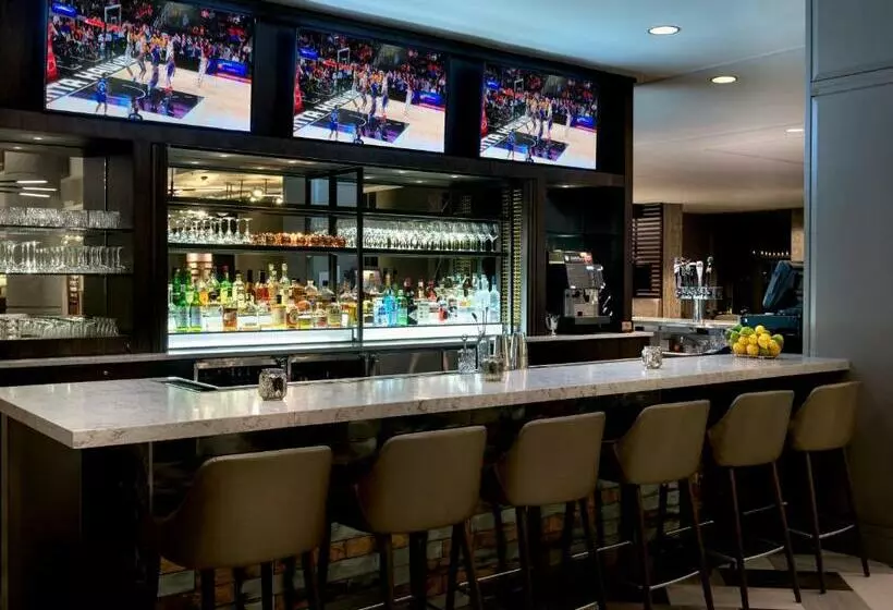 فندق Embassy Suites By Hilton Bethesda Washington Dc