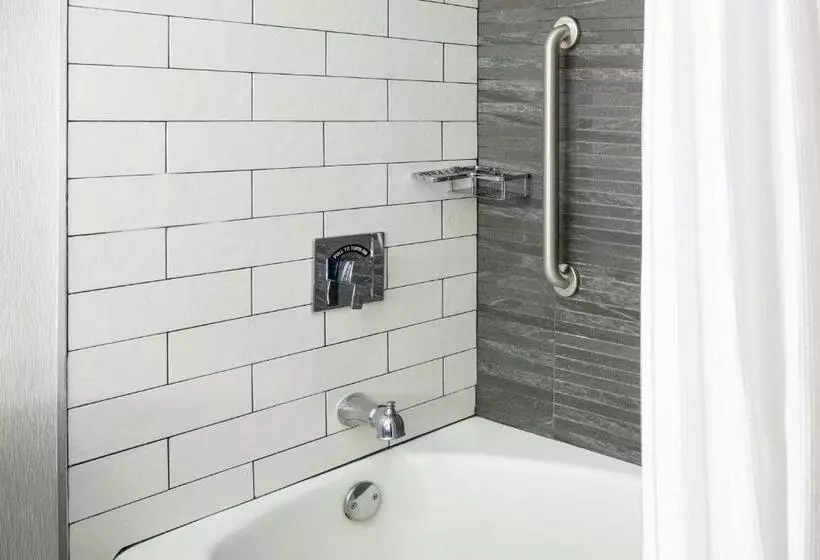 Отель Boston Marriott Newton