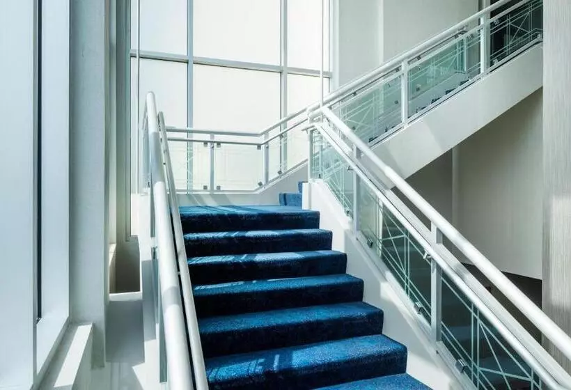 Отель Boston Marriott Newton