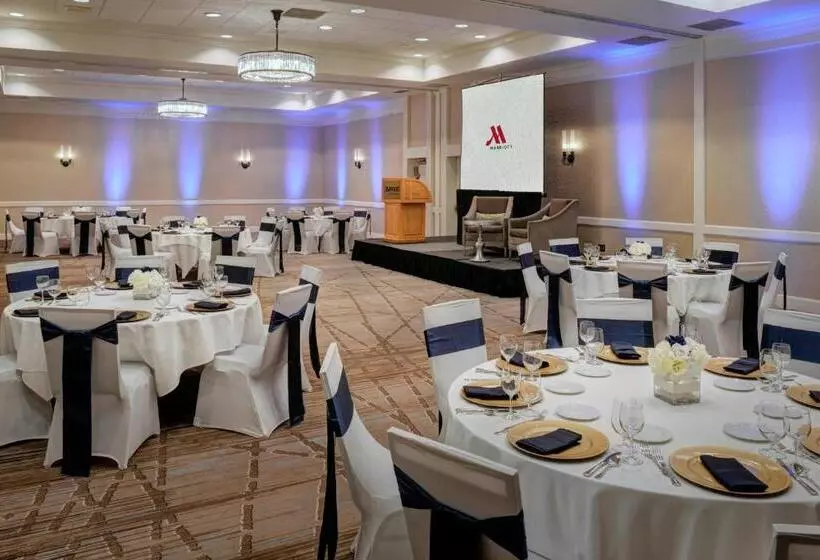 فندق Detroit Marriott Southfield
