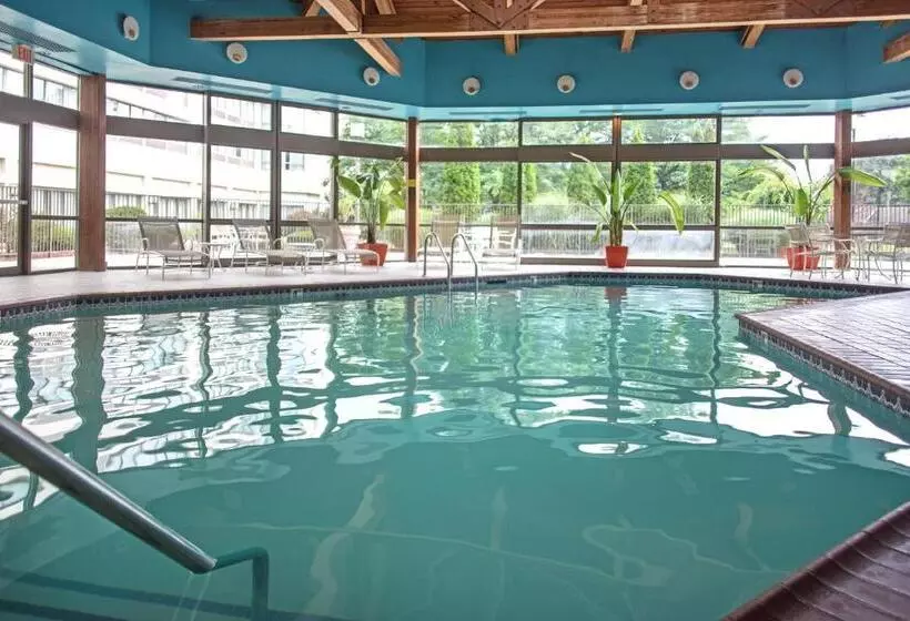 فندق Detroit Marriott Southfield