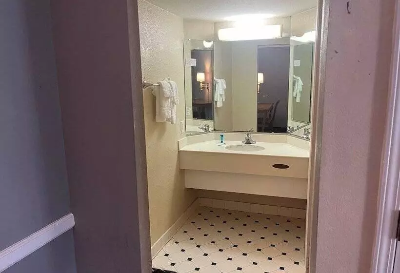 فندق Guest Inn & Suites