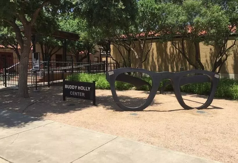 Отель Hub City Inn