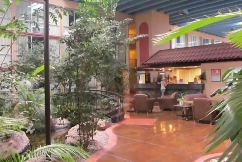 Отель Hub City Inn