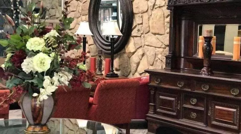 Отель Hub City Inn