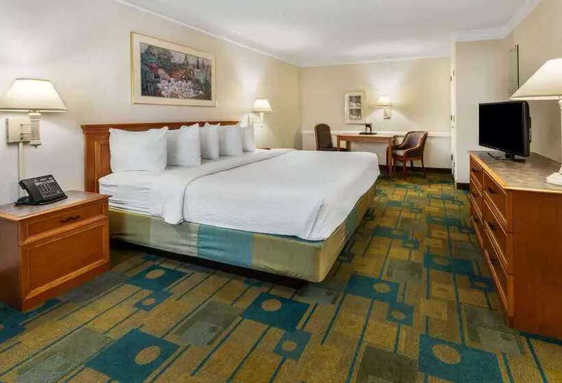 酒店 La Quinta Inn By Wyndham Albuquerque Northeast