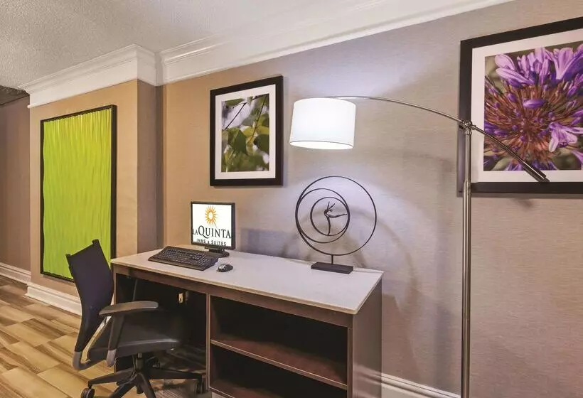 ホテル La Quinta Inn By Wyndham Midland