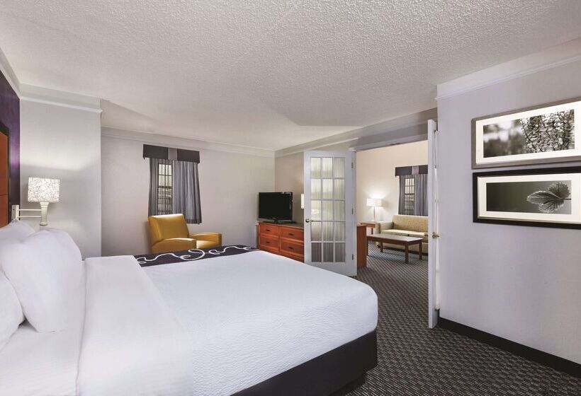 هتل La Quinta Inn By Wyndham Midland