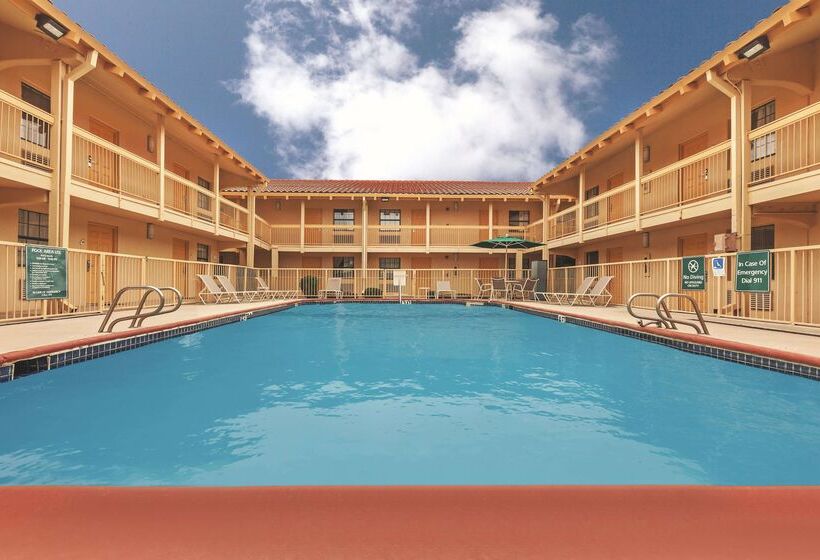 هتل La Quinta Inn By Wyndham Midland