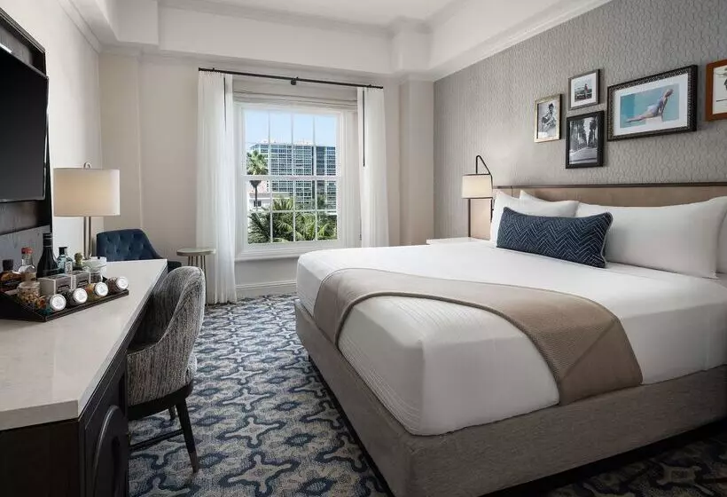 ホテル La Valencia