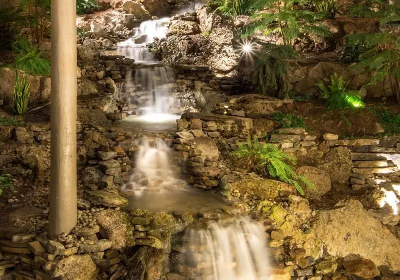 Отель Lodge Of Four Seasons Golf Resort, Marina & Spa