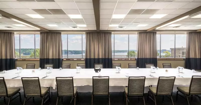 Отель Lodge Of Four Seasons Golf Resort, Marina & Spa