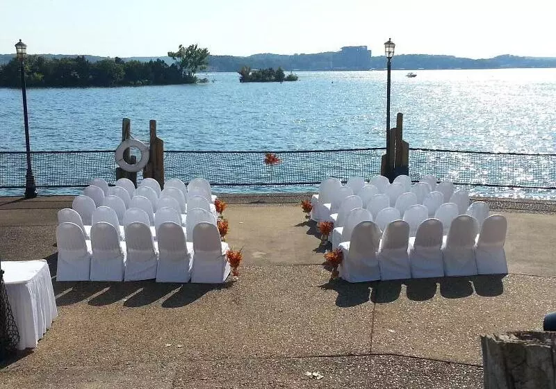 Отель Lodge Of Four Seasons Golf Resort, Marina & Spa