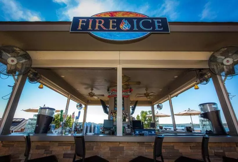 Отель Lodge Of Four Seasons Golf Resort, Marina & Spa