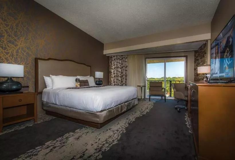 Отель Lodge Of Four Seasons Golf Resort, Marina & Spa