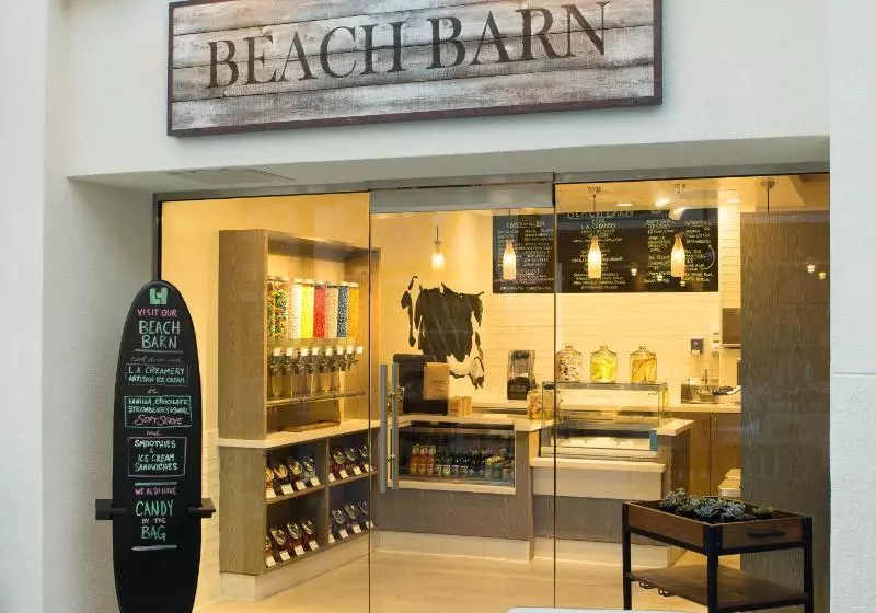 Отель Regent Santa Monica Beach