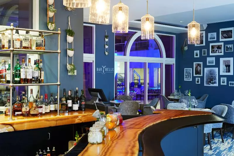 Отель Regent Santa Monica Beach