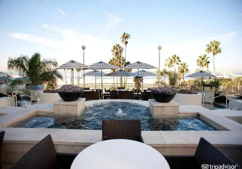 Отель Regent Santa Monica Beach