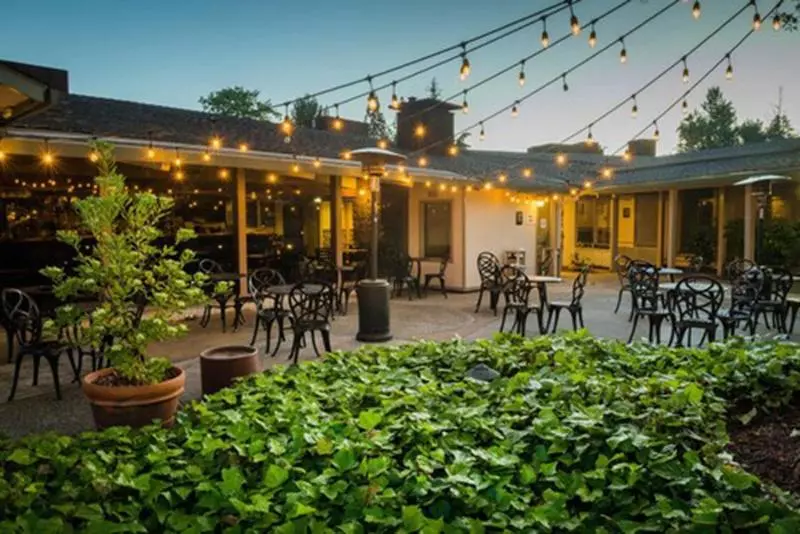 בית מלון כפרי Los Gatos Lodge