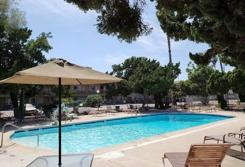 ホテル Quality Inn Escondido Downtown