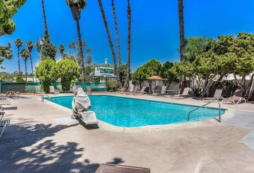 ホテル Quality Inn Escondido Downtown