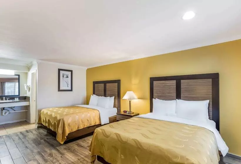 ホテル Quality Inn Escondido Downtown