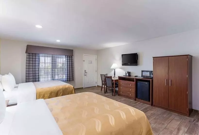 ホテル Quality Inn Escondido Downtown
