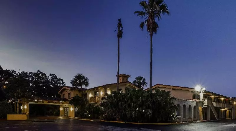 בית מלון כפרי Red Roof Inn Tampa Bay St Petersburg