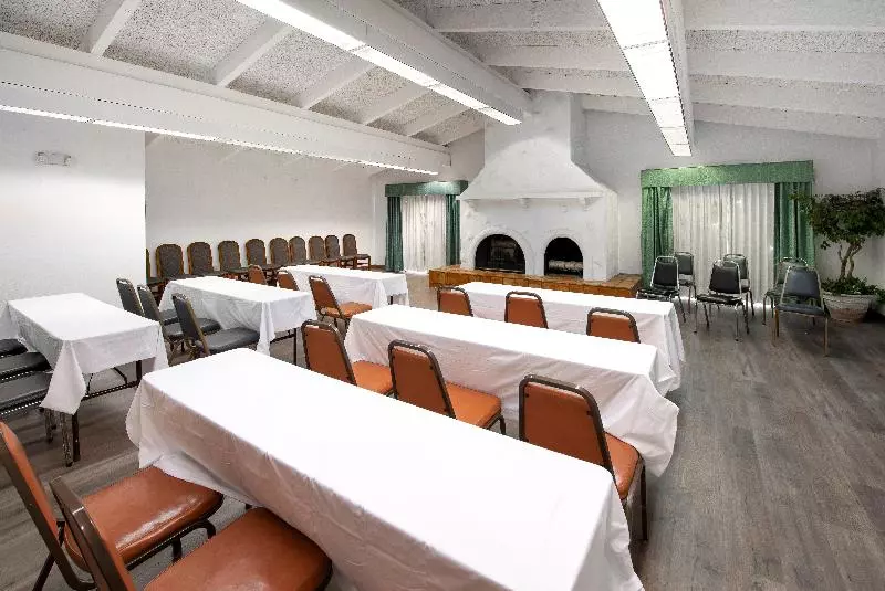 בית מלון כפרי Red Roof Inn Tampa Bay St Petersburg