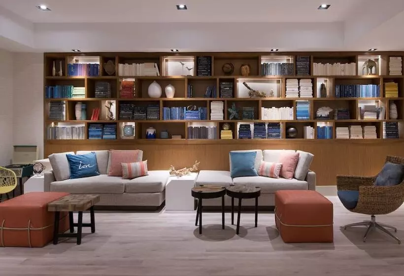 호텔 Renaissance Newport Beach