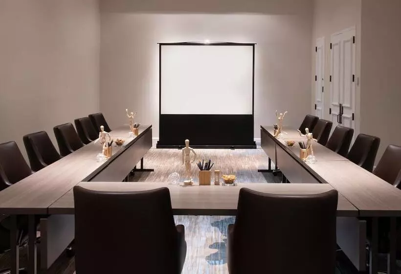 호텔 Renaissance Newport Beach