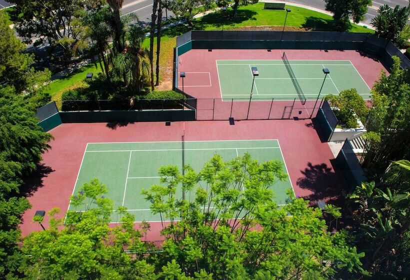 בית מלון כפרי Renaissance Newport Beach