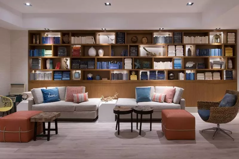 호텔 Renaissance Newport Beach