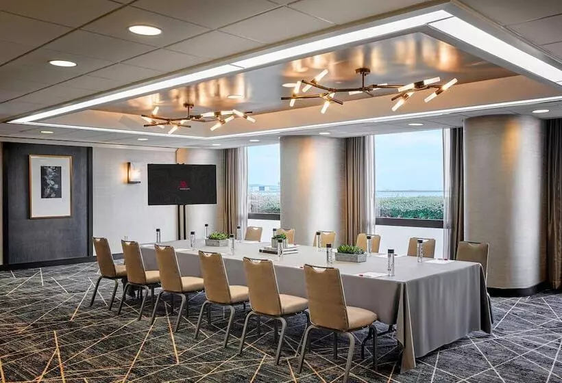 호텔 San Francisco Airport Marriott Waterfront