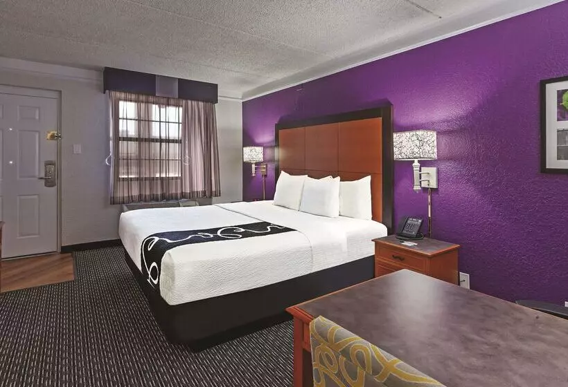 فندق Travelodge By Wyndham Houston Cyfair